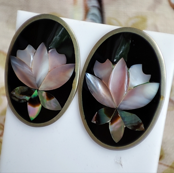 Alpaca Mexico Signed Silver Abalone Shell Mother of Pearl Pierced Earrings EUC - Picture 7 of 7